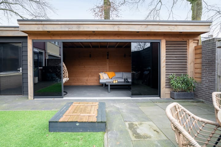 Modern Corner Home with Garage and South-Facing Garden — 73
