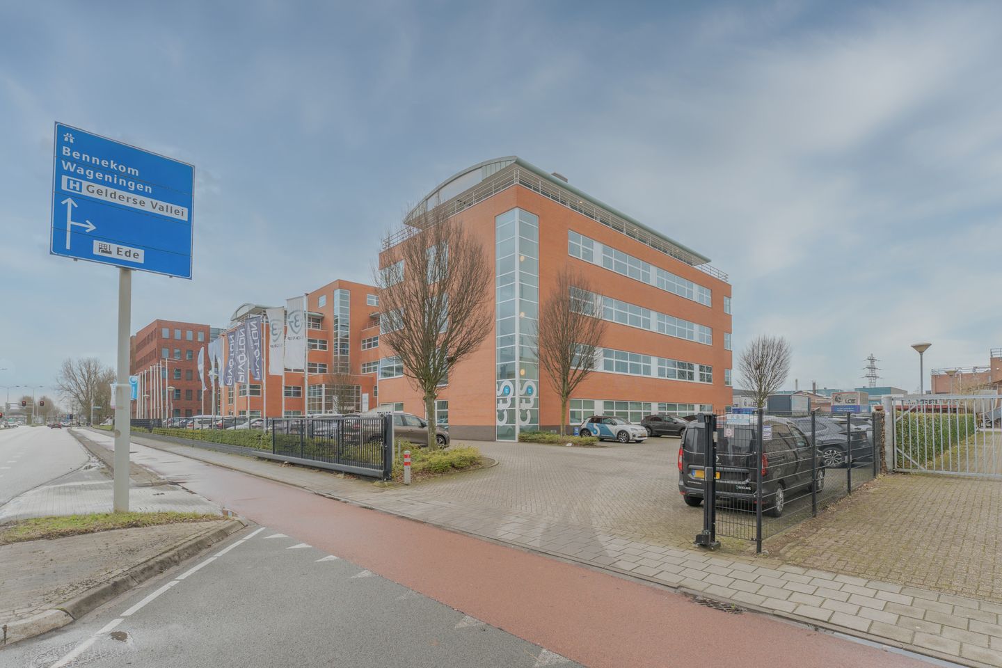 View photo 3 of Keesomstraat 32