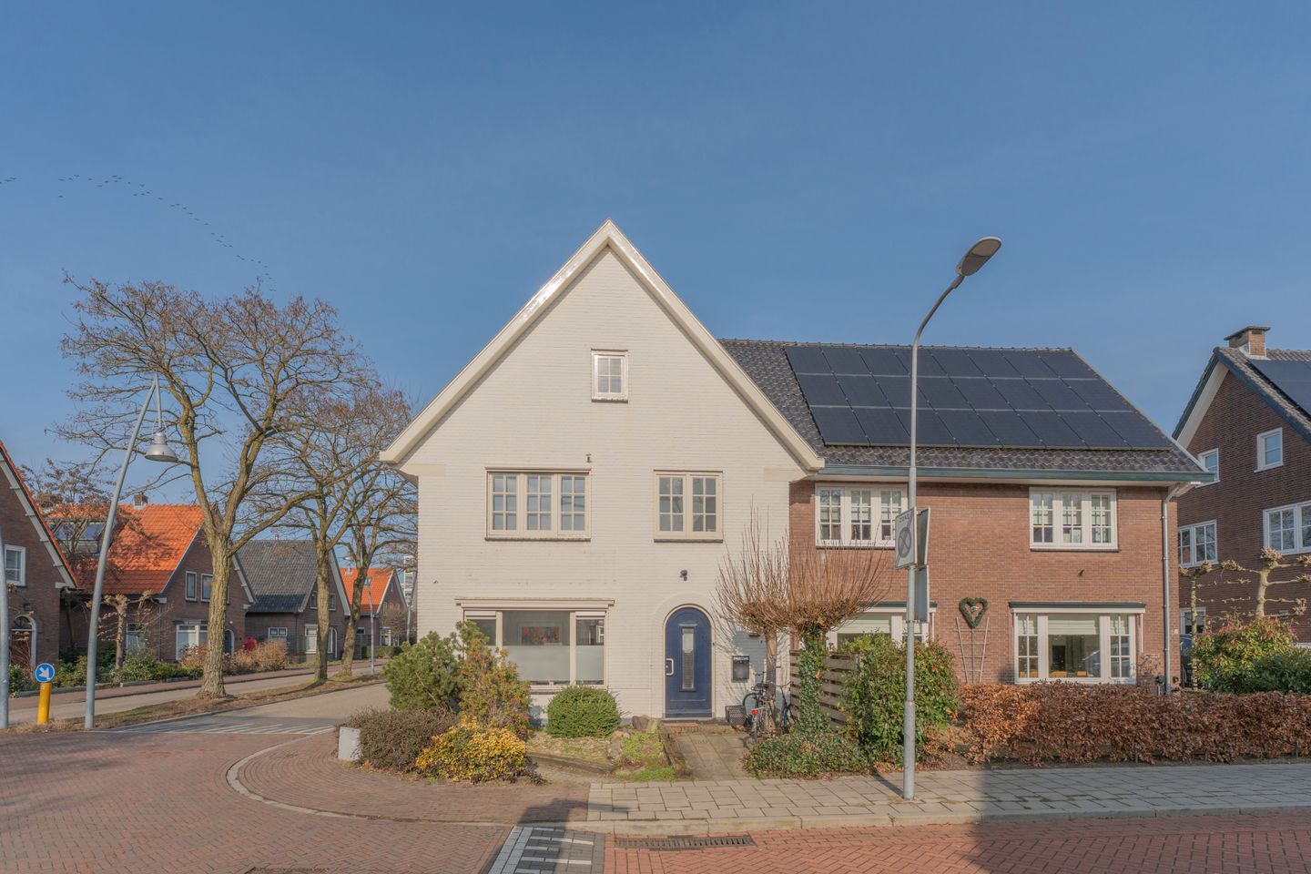 View photo 2 of van Irhovenlaan 16