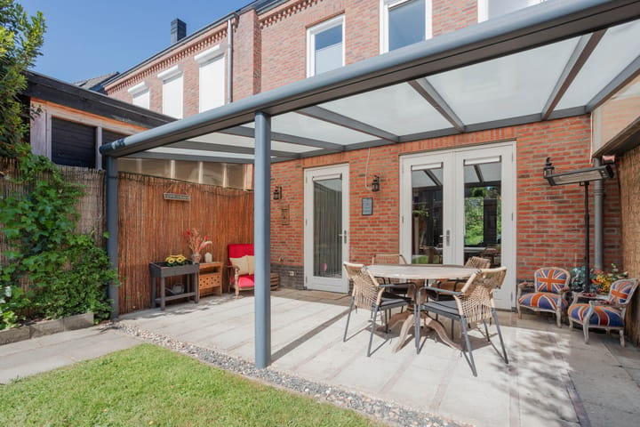 Modern Energy-Efficient Terraced Home in Quiet Horst Neighborhood — 67