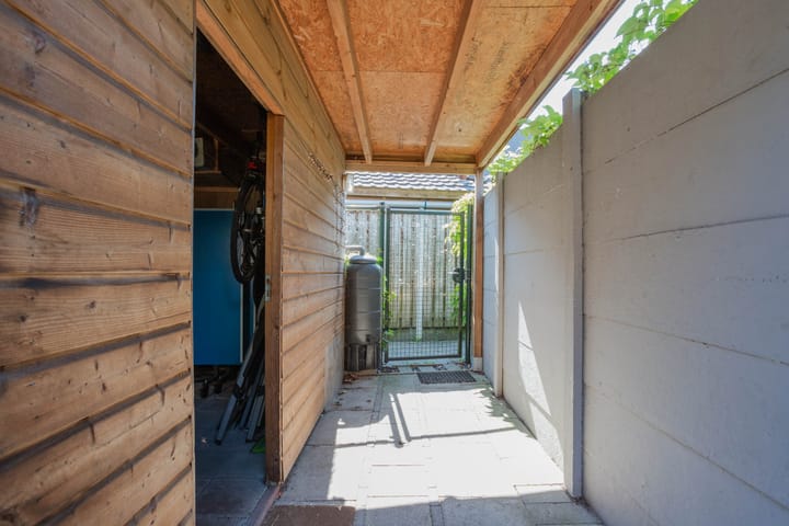 Modern Energy-Efficient Terraced Home in Quiet Horst Neighborhood — 75