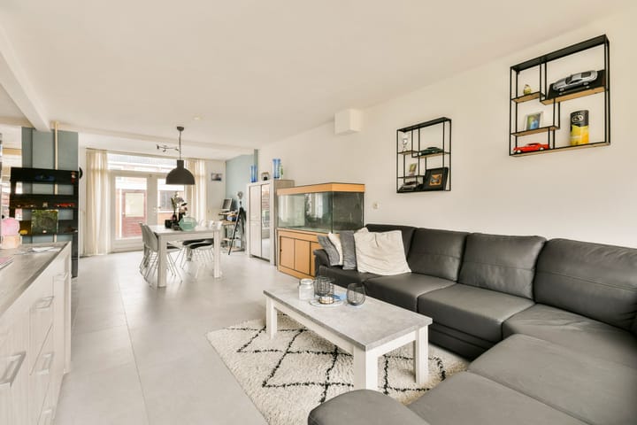 Photo 2 of Jan van Bergenstraat 48