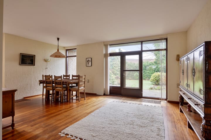 Spacious family home with garden, garage and potential in Keer — 15