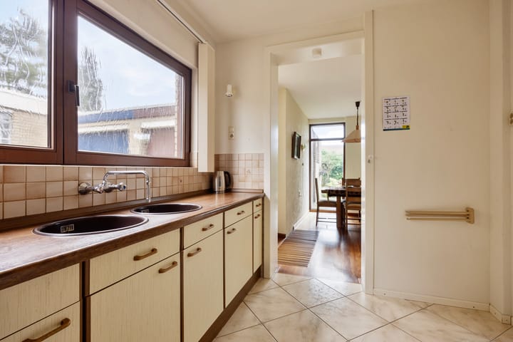 Spacious family home with garden, garage and potential in Keer — 21