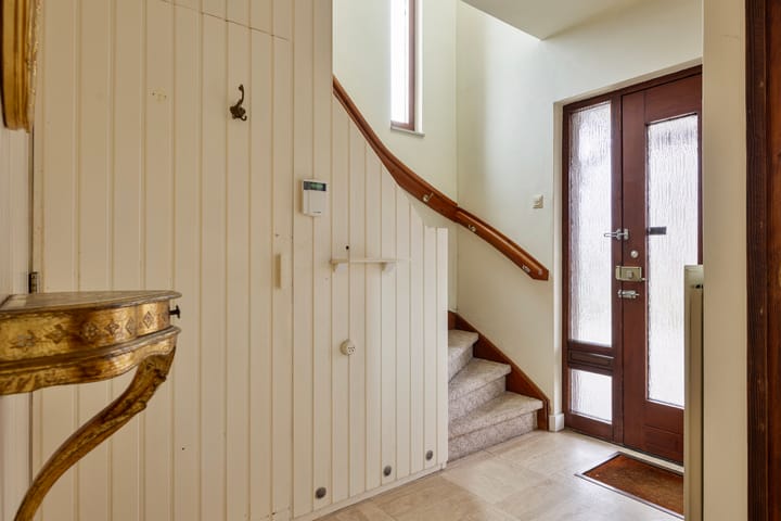 Spacious family home with garden, garage and potential in Keer — 27