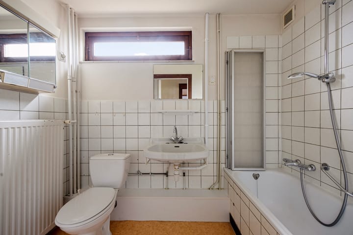 Spacious family home with garden, garage and potential in Keer — 43
