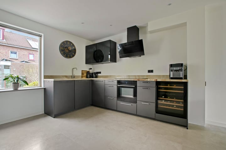 Spacious corner house with west-facing garden in Amstelveen — 25