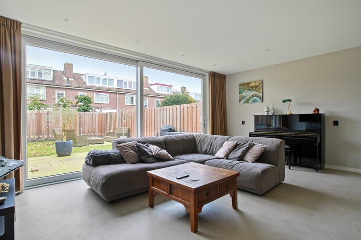 Spacious corner house with west-facing garden in Amstelveen — 29