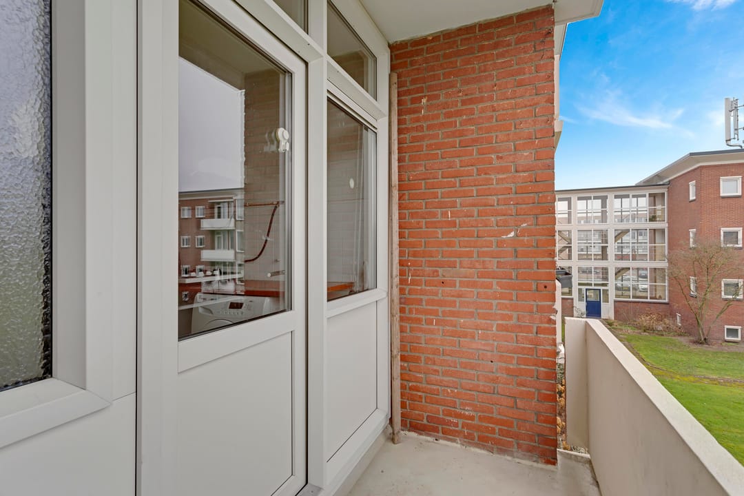 Photo 28 of J.H.W. Robersstraat 111