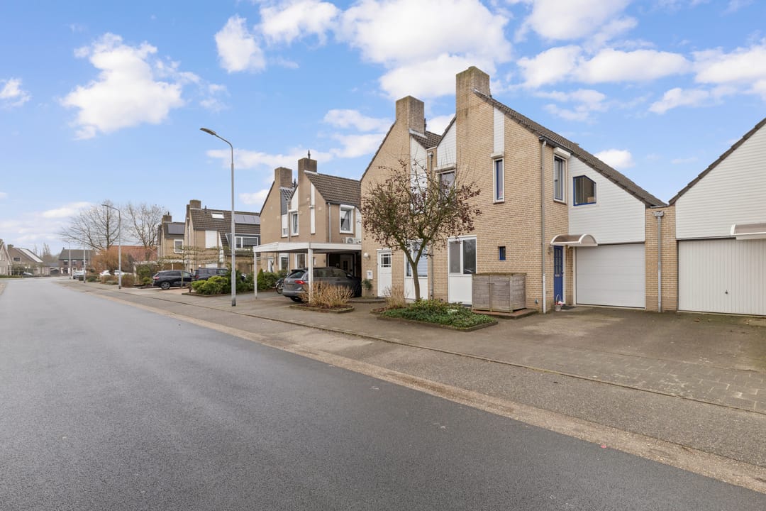 Photo 2 of Huiskensstraat 27