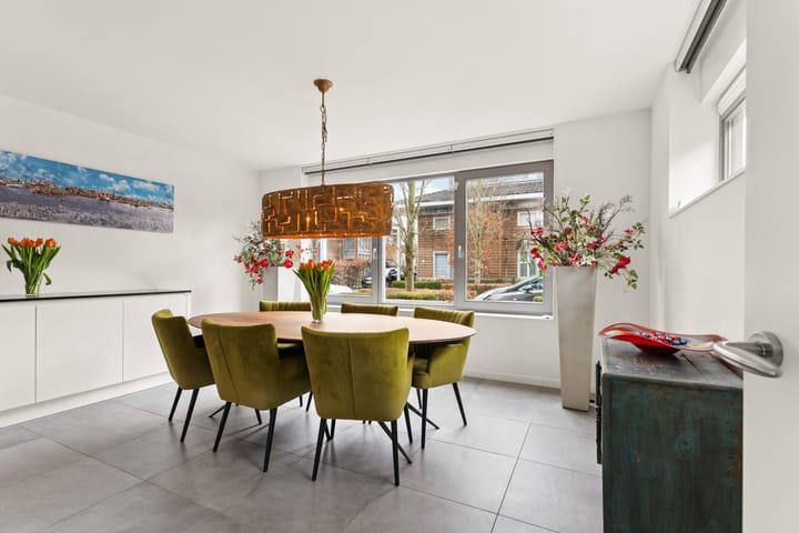 Luxury Turn-Key Semi-Detached Home with Garage in Quiet Almere Haven Courtyard — 12