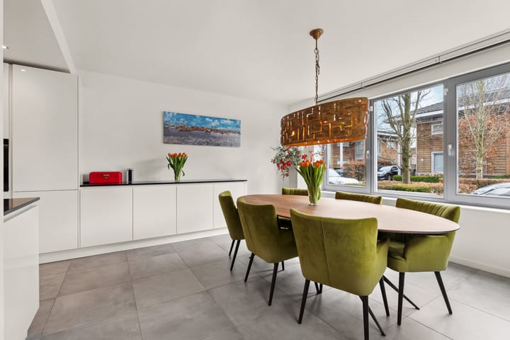 Luxury Turn-Key Semi-Detached Home with Garage in Quiet Almere Haven Courtyard — 14