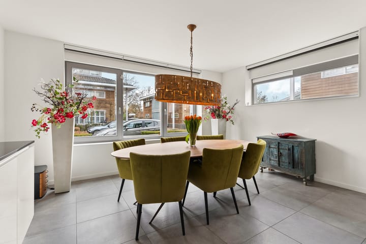 Luxury Turn-Key Semi-Detached Home with Garage in Quiet Almere Haven Courtyard — 16