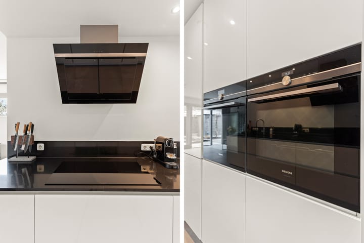 Luxury Turn-Key Semi-Detached Home with Garage in Quiet Almere Haven Courtyard — 24