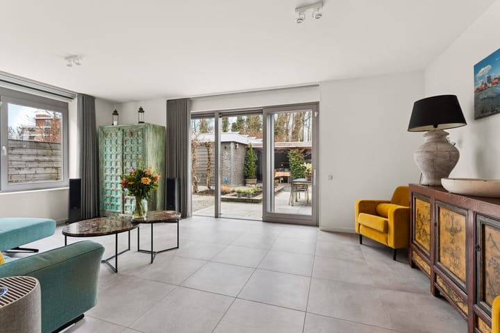 Luxury Turn-Key Semi-Detached Home with Garage in Quiet Almere Haven Courtyard — 32