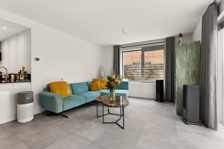Luxury Turn-Key Semi-Detached Home with Garage in Quiet Almere Haven Courtyard — 34