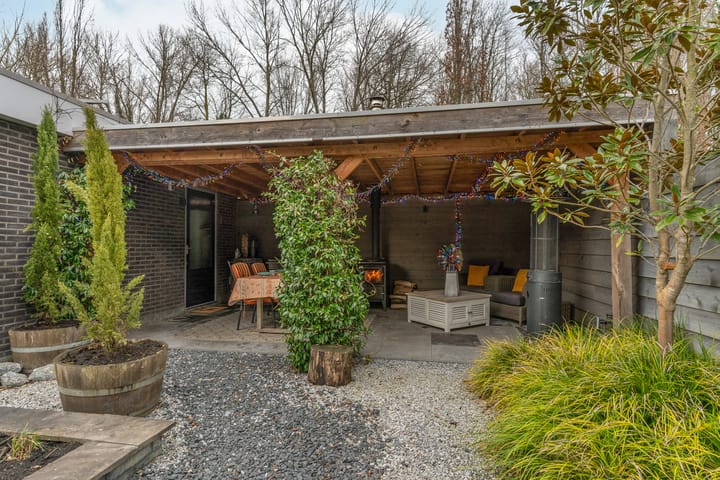 Luxury Turn-Key Semi-Detached Home with Garage in Quiet Almere Haven Courtyard — 44