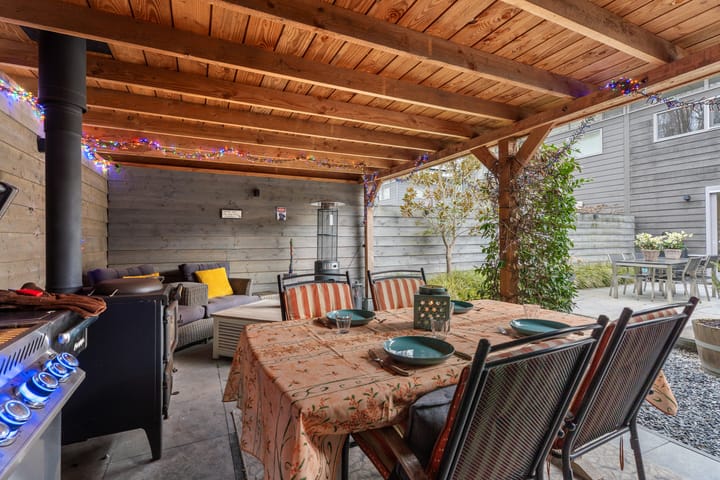 Luxury Turn-Key Semi-Detached Home with Garage in Quiet Almere Haven Courtyard — 46