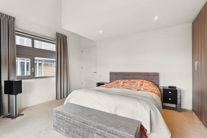 Luxury Turn-Key Semi-Detached Home with Garage in Quiet Almere Haven Courtyard — 64