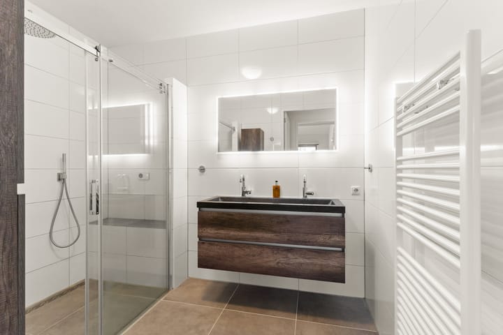 Luxury Turn-Key Semi-Detached Home with Garage in Quiet Almere Haven Courtyard — 66