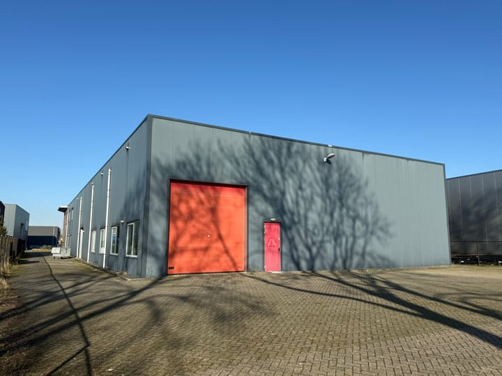 De Onderstal 1-a, Beneden-Leeuwen