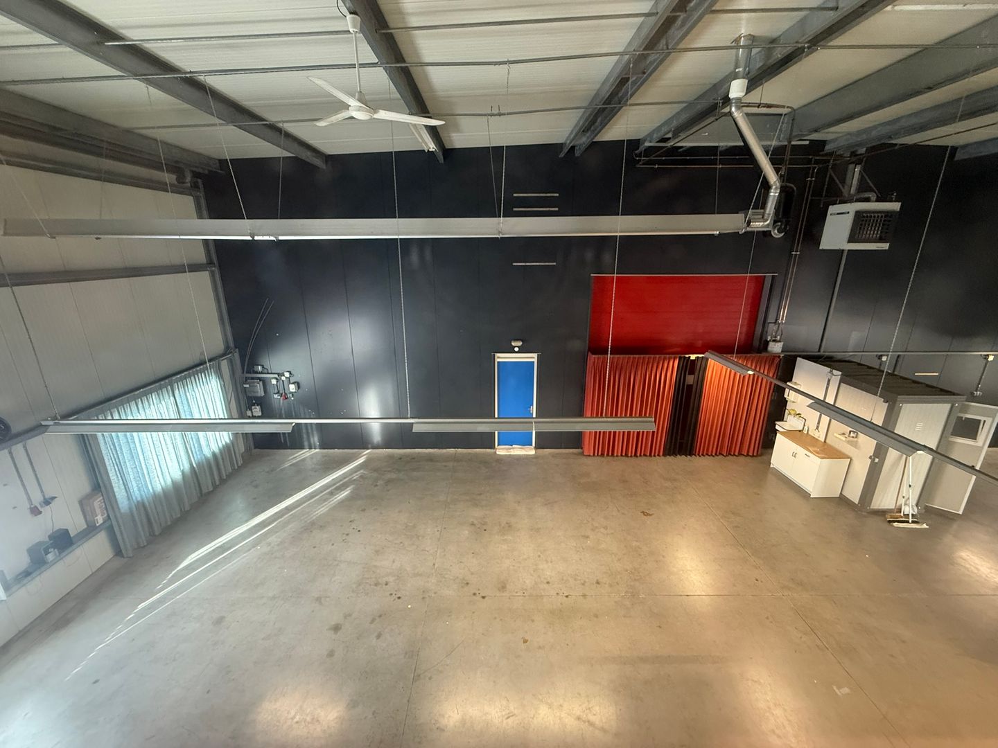 Bekijk foto 2 van De Onderstal 1-a