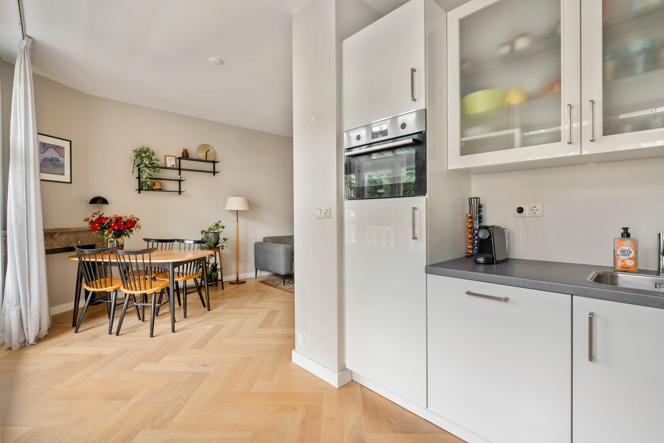 Photo 9 of Michelangelostraat 81-2