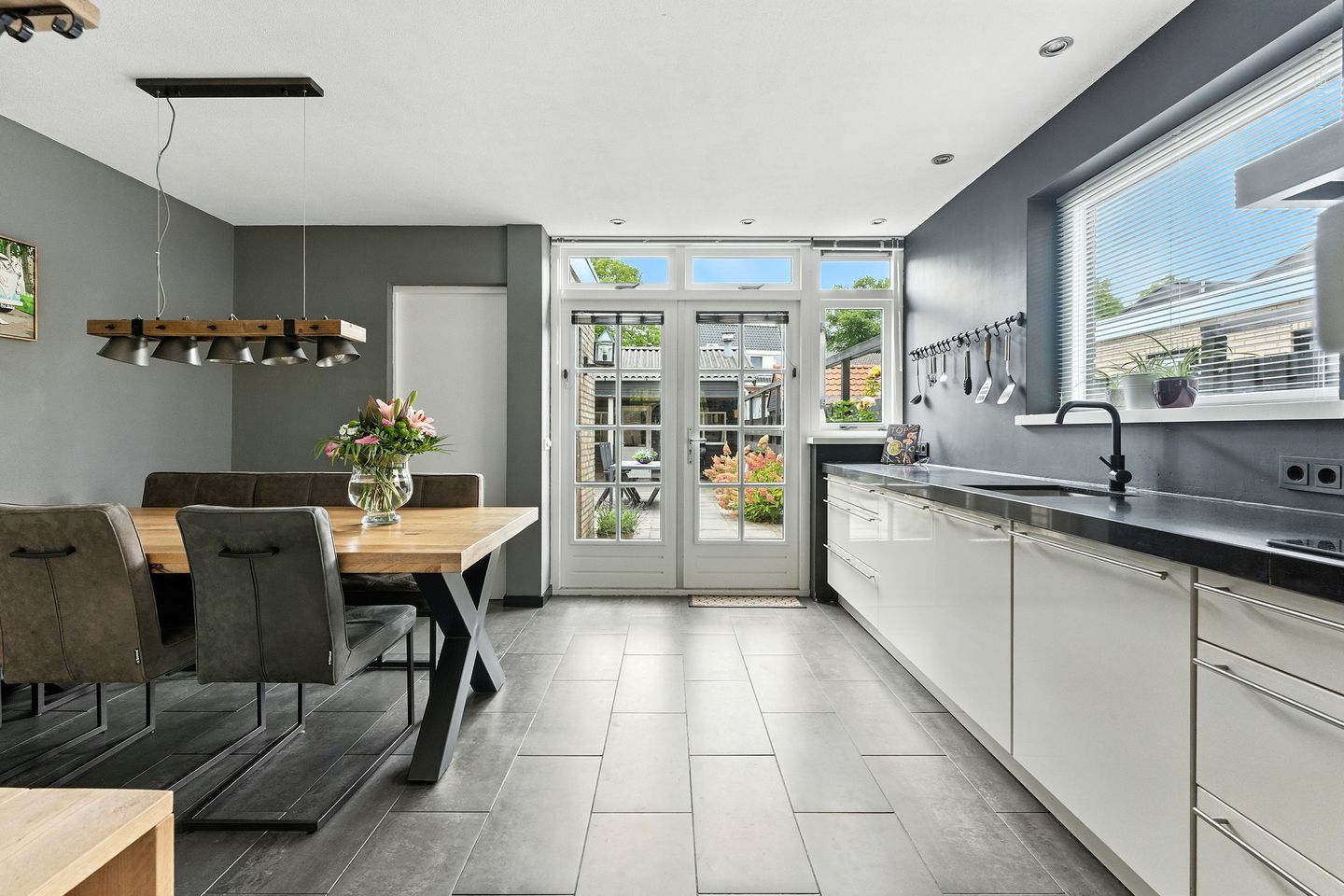 Charming semi-detached home with sunny south-facing garden in Old Tower District — 28