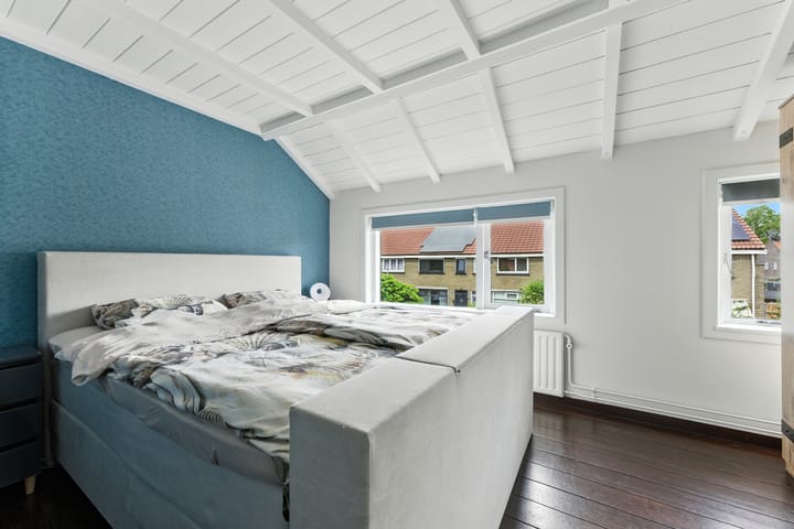 Charming semi-detached home with sunny south-facing garden in Old Tower District — 47