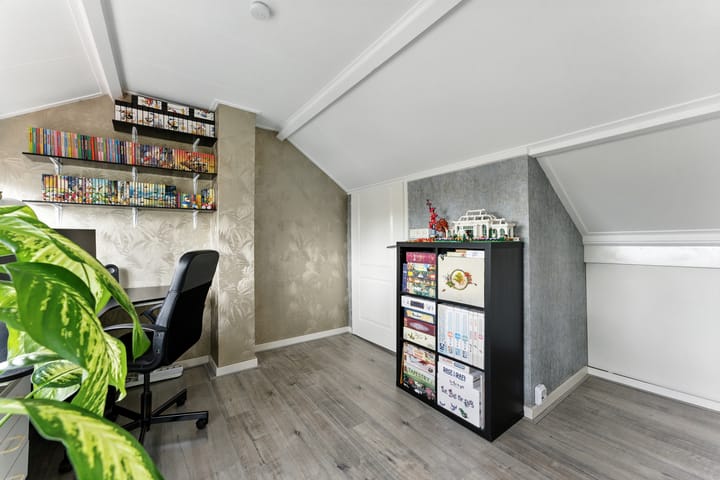 Charming semi-detached home with sunny south-facing garden in Old Tower District — 63