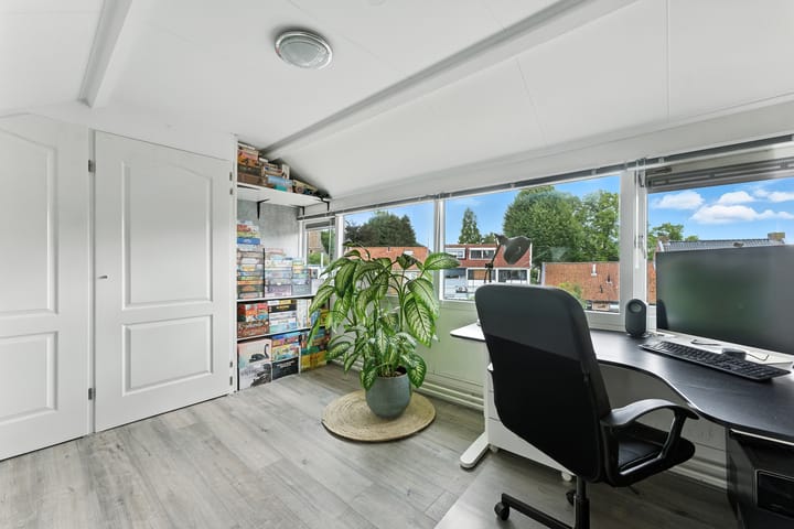 Charming semi-detached home with sunny south-facing garden in Old Tower District — 67