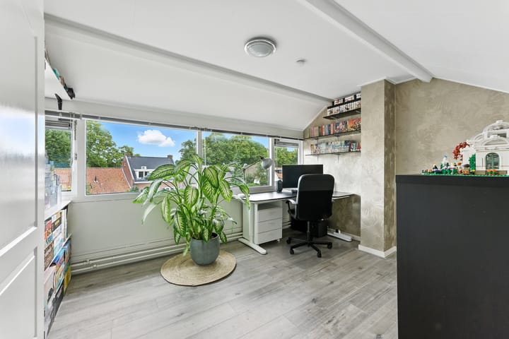 Charming semi-detached home with sunny south-facing garden in Old Tower District — 69