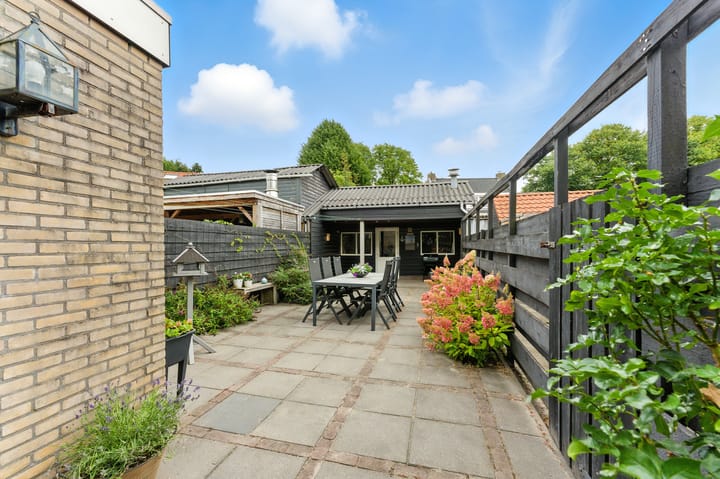 Charming semi-detached home with sunny south-facing garden in Old Tower District — 73