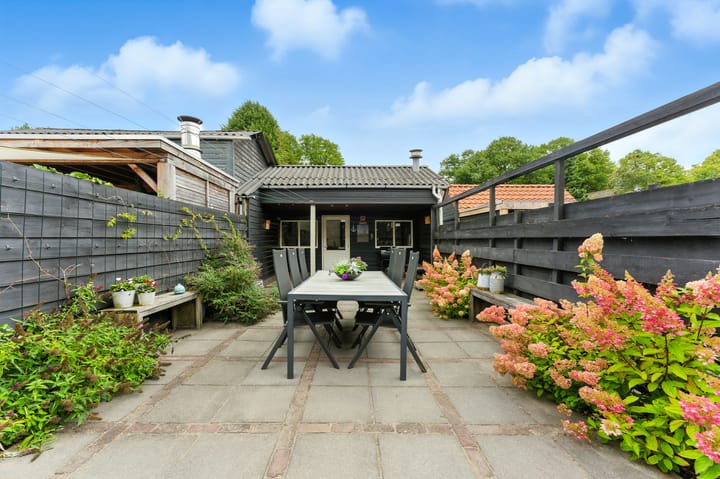 Charming semi-detached home with sunny south-facing garden in Old Tower District — 75