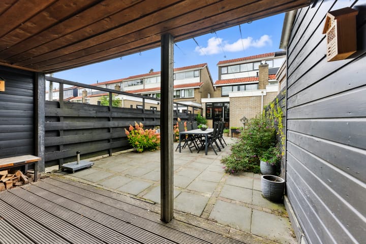 Charming semi-detached home with sunny south-facing garden in Old Tower District — 81