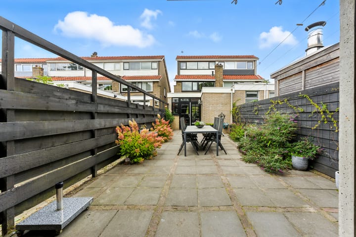 Charming semi-detached home with sunny south-facing garden in Old Tower District — 85