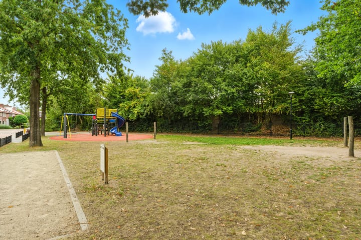 Charming semi-detached home with sunny south-facing garden in Old Tower District — 97