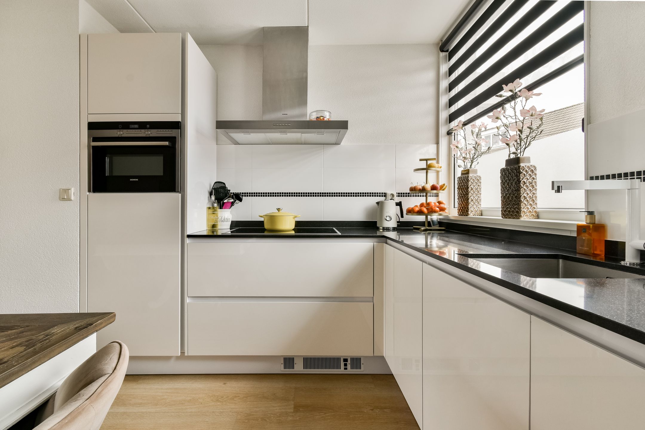 Photo 3 of Johanna Naber-erf 146