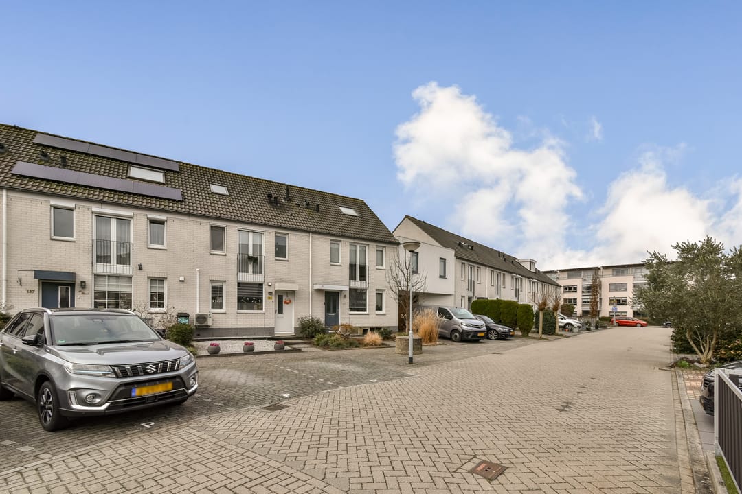 Photo 7 of Johanna Naber-erf 146