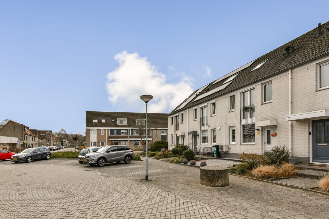 Photo 8 of Johanna Naber-erf 146