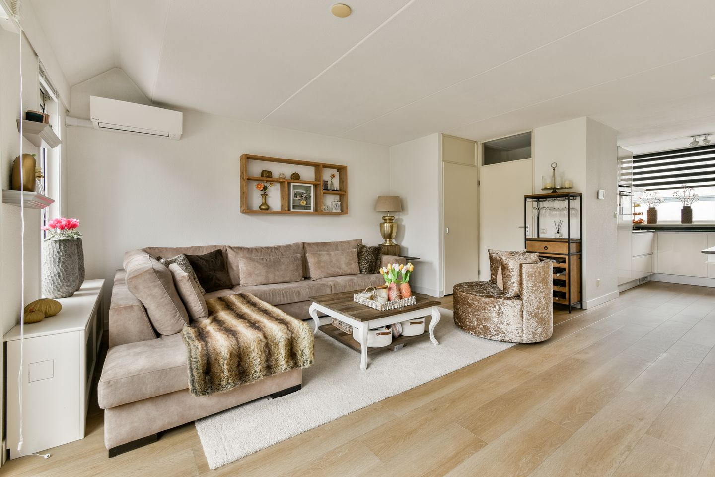 Photo 10 of Johanna Naber-erf 146