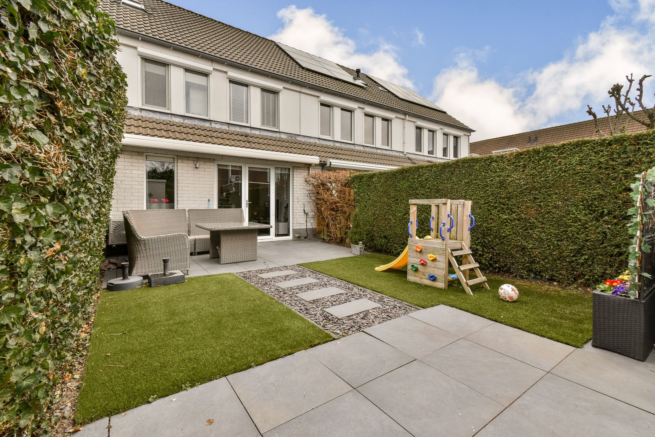 Photo 12 of Johanna Naber-erf 146