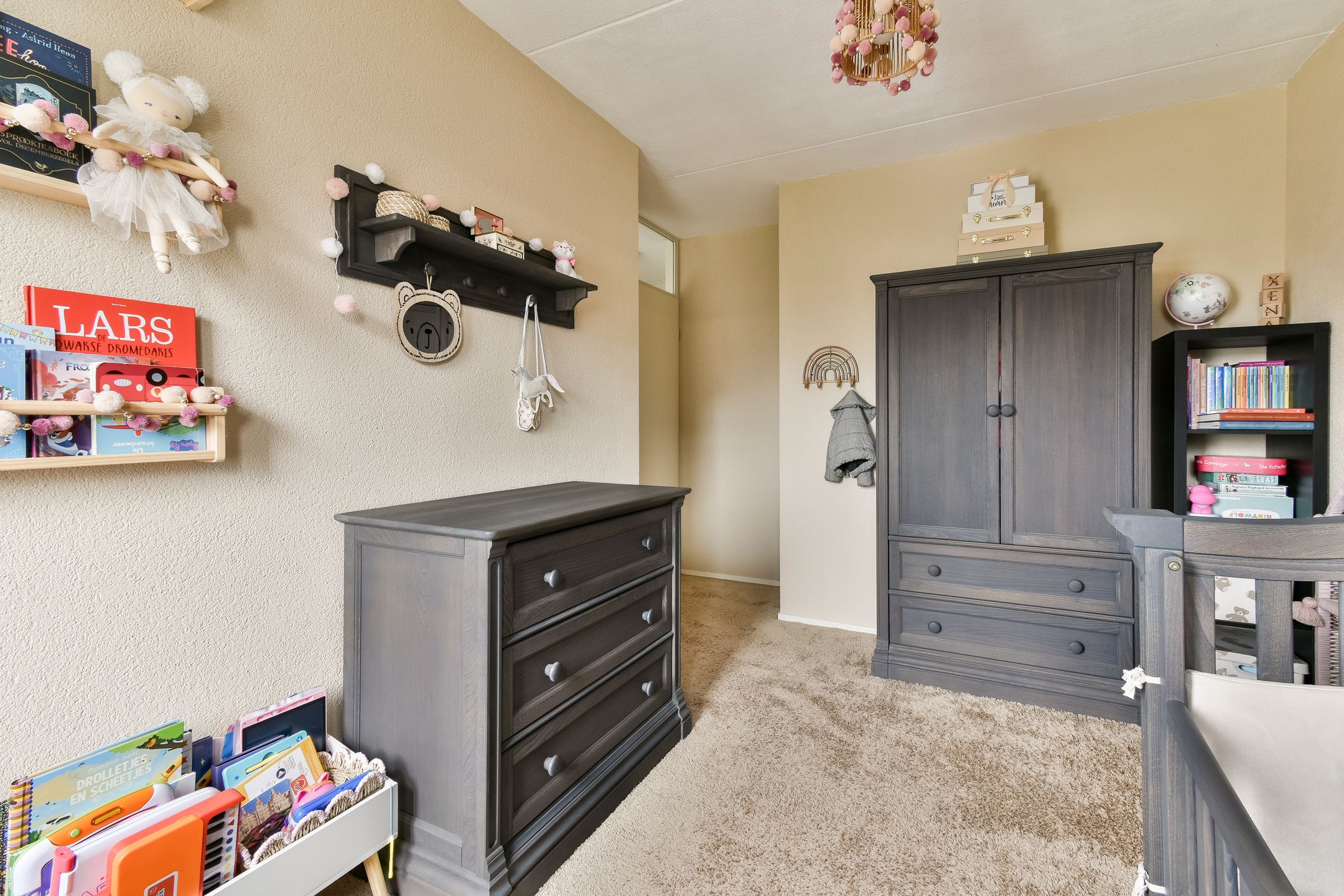 Photo 18 of Johanna Naber-erf 146