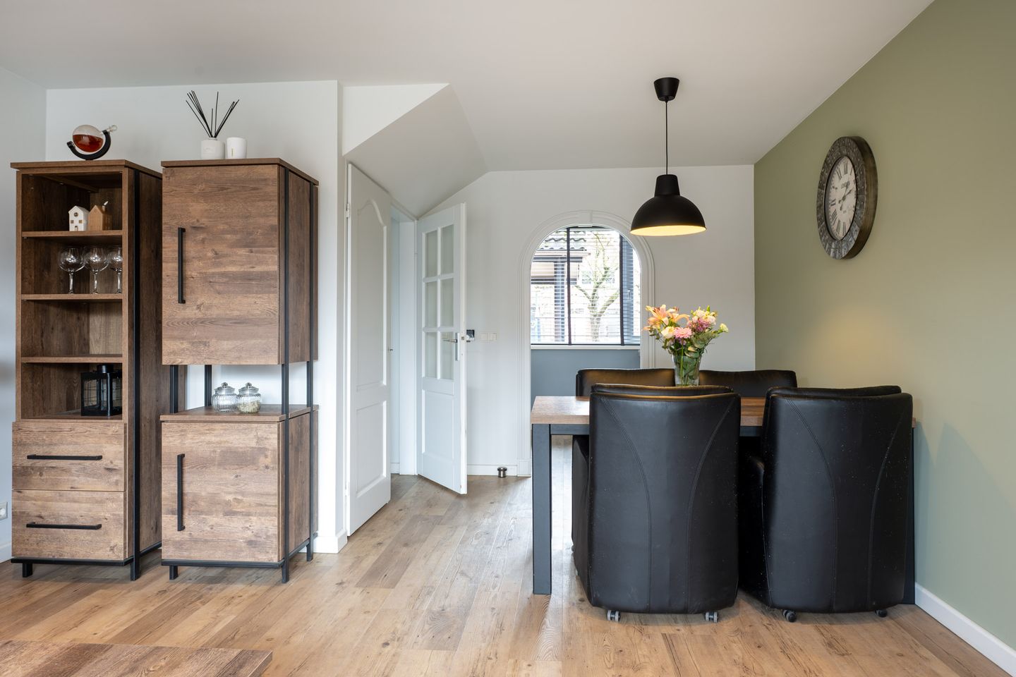 Foto 10 van Zr Marie Adolphinestr 26-A