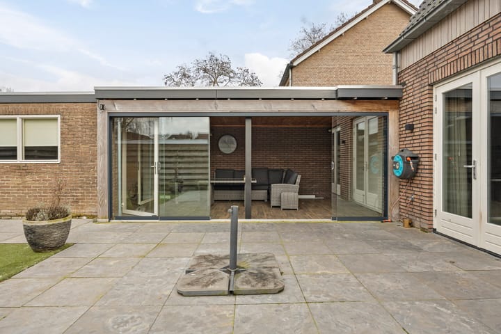 Modern Semi-Detached House with Outdoor Room and Extended Kitchen — 83
