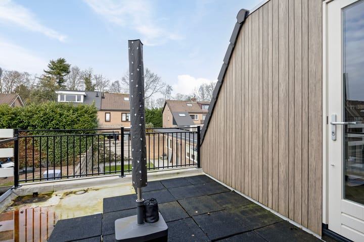 Modern Semi-Detached House with Outdoor Room and Extended Kitchen — 69