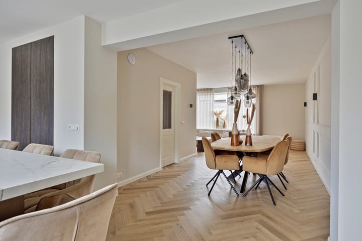 Modern Semi-Detached House with Outdoor Room and Extended Kitchen — 21
