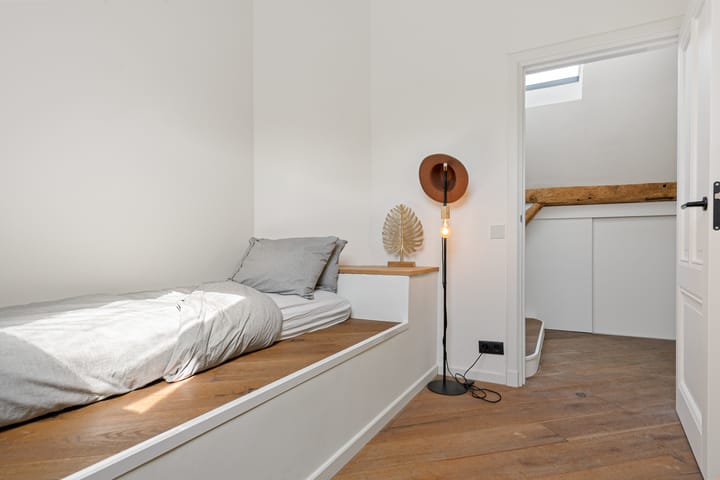Stylishly Renovated Farmhouse with Versatile Living Spaces — 94