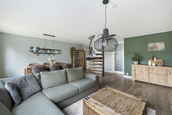 Spacious Family Home with Garage and Sunny Garden in Popular Nieuwland — 20