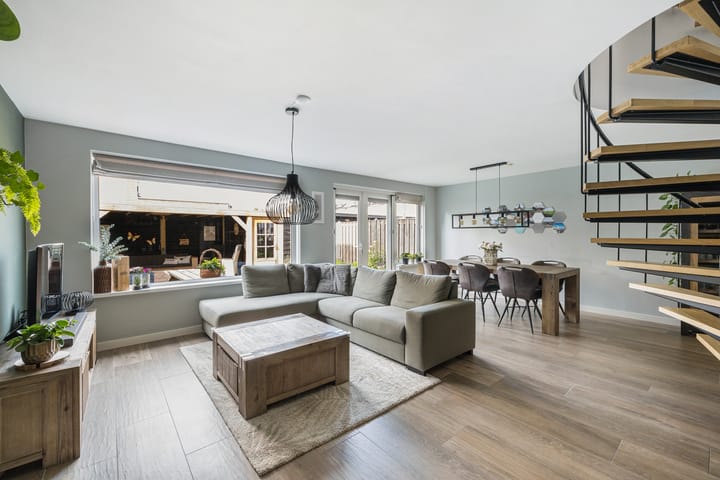 Spacious Family Home with Garage and Sunny Garden in Popular Nieuwland — 16